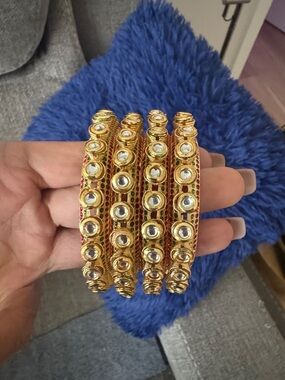 Gold Kundan Style Women's Bangle Set - Elegant Indian Jewelry